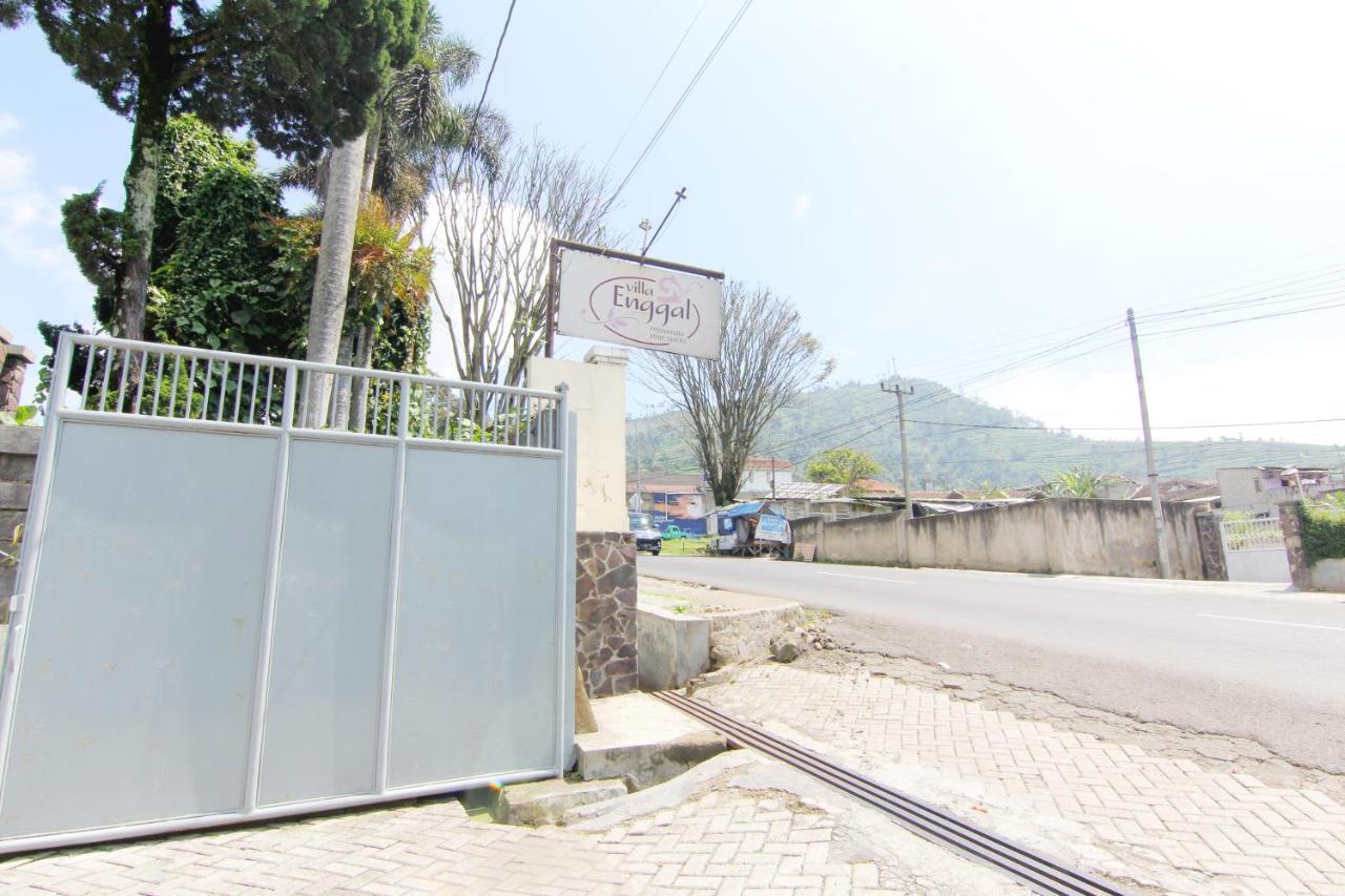 Villa Enggal Lembang Exterior photo